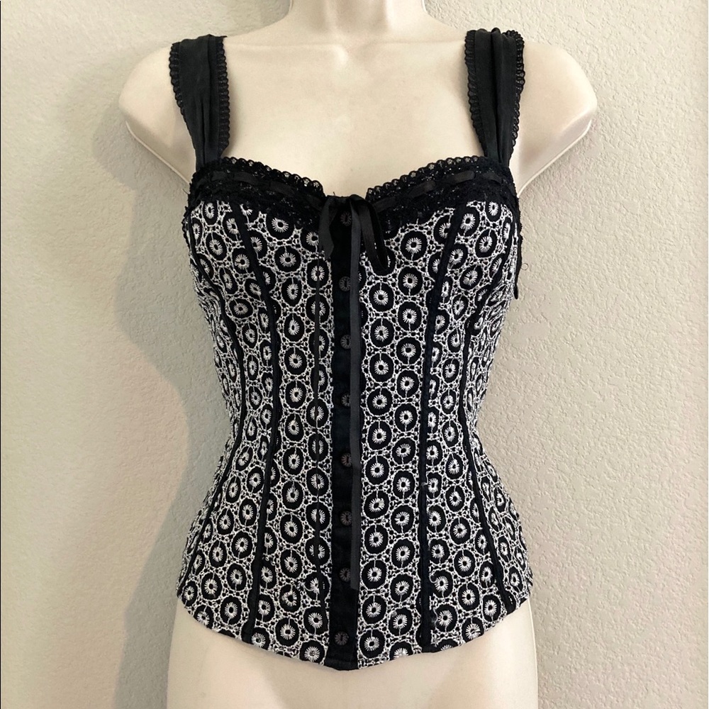 NWOT Bebe stretchy bodice style top. Sz XS